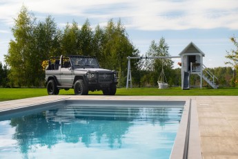 2A-014-Convertible-Mercedes-250GD-SeleniteGrey-069248-1920 EMC watermark 1% HQ-2