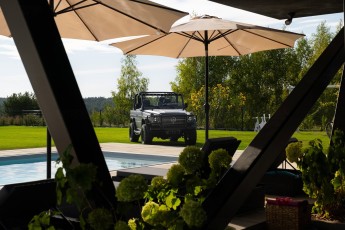 2A-016-Convertible-Mercedes-250GD-SeleniteGrey-069248-1920 EMC watermark 1% HQ-2