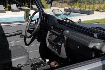 2A-061-Convertible-Mercedes-250GD-SeleniteGrey-069248-1920 EMC watermark 1% HQ-2