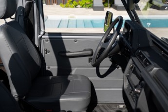 2A-063-Convertible-Mercedes-250GD-SeleniteGrey-069248-1920 EMC watermark 1% HQ-2