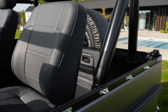 2A-067-Convertible-Mercedes-250GD-SeleniteGrey-069248-1920 EMC watermark 1% HQ-2