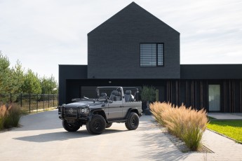 2B-001-Convertible-Mercedes-250GD-SeleniteGrey-069248