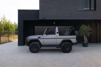 2B-005-Convertible-Mercedes-250GD-SeleniteGrey-069248