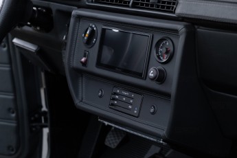 2B-033-Convertible-Mercedes-250GD-SeleniteGrey-069248