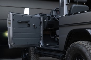 2B-037-Convertible-Mercedes-250GD-SeleniteGrey-069248