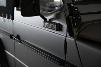 3-004-Convertible-Mercedes-250GD-SeleniteGrey-069248a