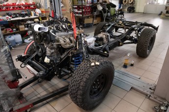 3-018-Convertible-Mercedes-250GD-SeleniteGrey-069248a