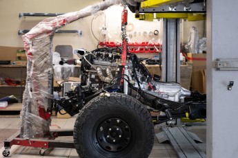 3-019-Convertible-Mercedes-250GD-SeleniteGrey-069248a