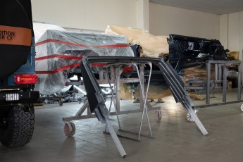 3-027-Convertible-Mercedes-250GD-SeleniteGrey-069248a