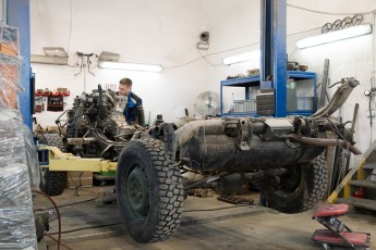 3-038-Convertible-Mercedes-250GD-SeleniteGrey-069248a