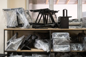 3-046-Convertible-Mercedes-250GD-SeleniteGrey-069248a