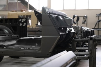 3-054-Convertible-Mercedes-250GD-SeleniteGrey-069248a