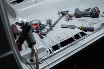 3-064-Convertible-Mercedes-250GD-SeleniteGrey-069248a