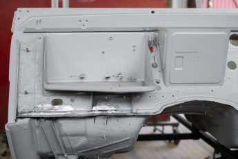 3-068-Convertible-Mercedes-250GD-SeleniteGrey-069248a