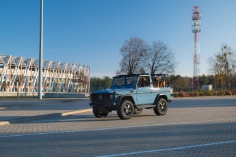 2B-001-Custom-Mercedes-GWagon-ChinaBlue-075954