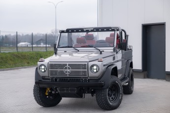 2B-006-Convertible-Mercedes-250GD-MojaveSilver-083791