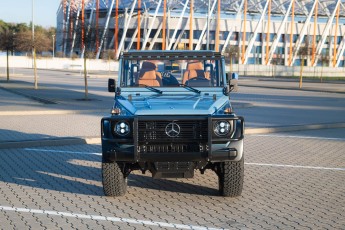 2B-007-Custom-Mercedes-GWagon-ChinaBlue-075954