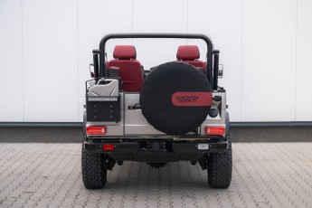 2B-015-Convertible-Mercedes-250GD-MojaveSilver-083791