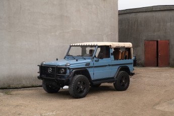 2B-015-Custom-Mercedes-GWagon-ChinaBlue-075954