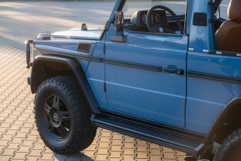 2B-043-Custom-Mercedes-GWagon-ChinaBlue-075954