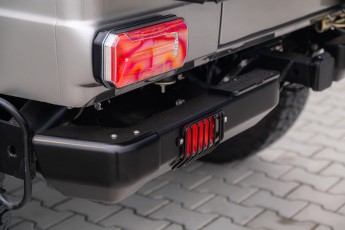 2B-060-Convertible-Mercedes-250GD-MojaveSilver-083791