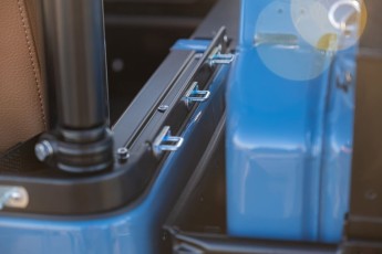 2B-061-Custom-Mercedes-GWagon-ChinaBlue-075954