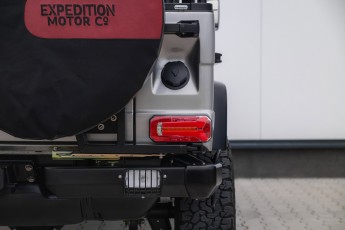 2B-063-Convertible-Mercedes-250GD-MojaveSilver-083791