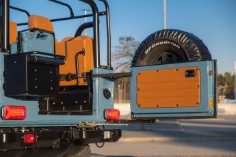 2B-081-Custom-Mercedes-GWagon-ChinaBlue-075954