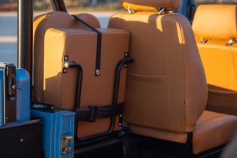 2B-083-Custom-Mercedes-GWagon-ChinaBlue-075954