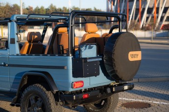 2B-084-Custom-Mercedes-GWagon-ChinaBlue-075954