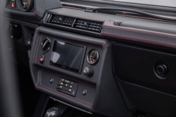 2B-089-Convertible-Mercedes-250GD-MojaveSilver-083791