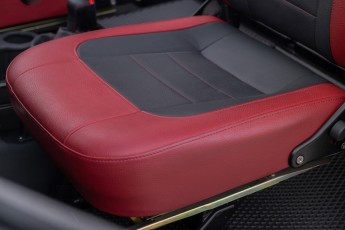 2B-092-Convertible-Mercedes-250GD-MojaveSilver-083791