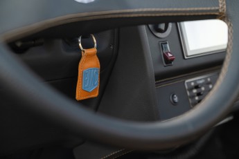 2B-098-Custom-Mercedes-GWagon-ChinaBlue-075954