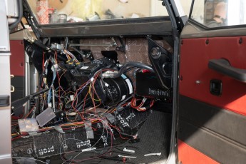 3-007-Convertible-Mercedes-250GD-MojaveSilver-083791