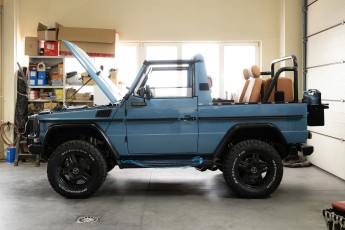 3-008-Custom-Mercedes-GWagon-ChinaBlue-075954