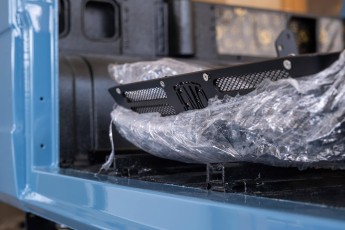 3-026-Custom-Mercedes-GWagon-ChinaBlue-075954