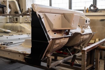 3-056-Custom-Mercedes-GWagon-ChinaBlue-075954