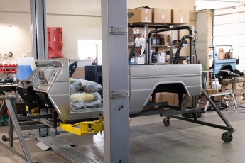 3-080-Convertible-Mercedes-250GD-MojaveSilver-083791