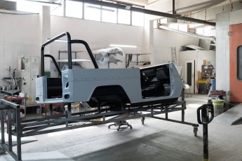 3-086-Convertible-Mercedes-250GD-MojaveSilver-083791