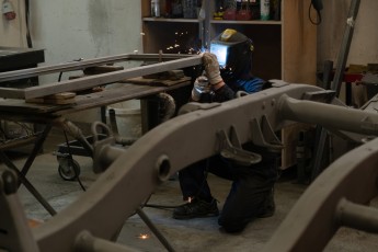 3-104-Convertible-Mercedes-250GD-MojaveSilver-083791