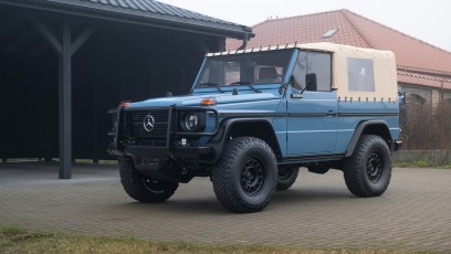 1-003-Vintage-Mercedes-GWagon-ChinaBlue-079142