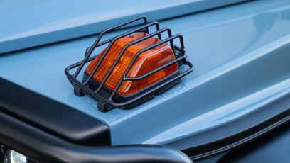 1-006-Vintage-Mercedes-GWagon-ChinaBlue-079142