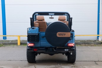 2B-013-Vintage-Mercedes-GWagon-ChinaBlue-079142