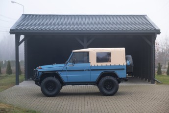 2B-019-Vintage-Mercedes-GWagon-ChinaBlue-079142