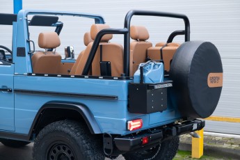 2B-038-Vintage-Mercedes-GWagon-ChinaBlue-079142