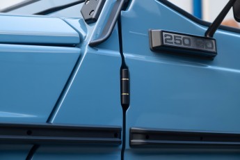 2B-048-Vintage-Mercedes-GWagon-ChinaBlue-079142