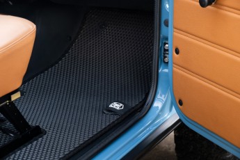 2B-070-Vintage-Mercedes-GWagon-ChinaBlue-079142