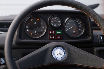 2B-073-Vintage-Mercedes-GWagon-ChinaBlue-079142