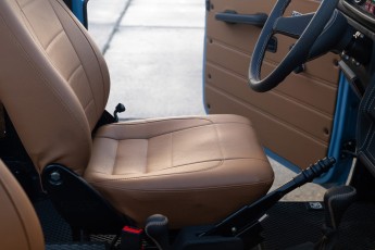 2B-079-Vintage-Mercedes-GWagon-ChinaBlue-079142