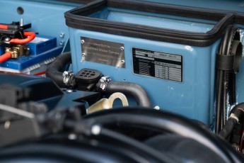 2B-091-Vintage-Mercedes-GWagon-ChinaBlue-079142